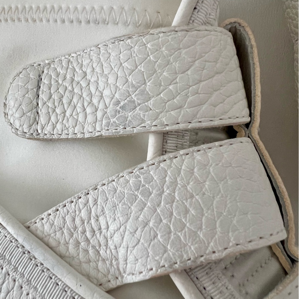 CHRISTIAN LOUBOUTIN | Dune Buckle Red Sole Ankle Platform Booties White Leather - Picture 14 of 16